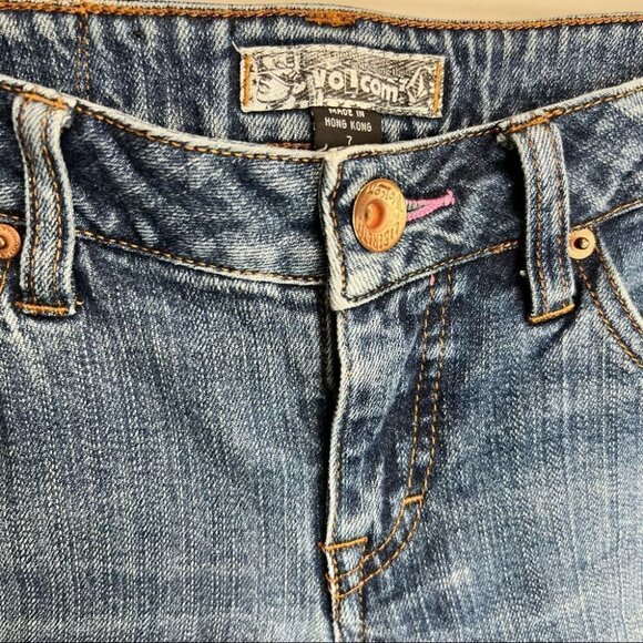 Volcom Bermuda Denim Jean Shorts  Size 7 - Picture 3 of 9